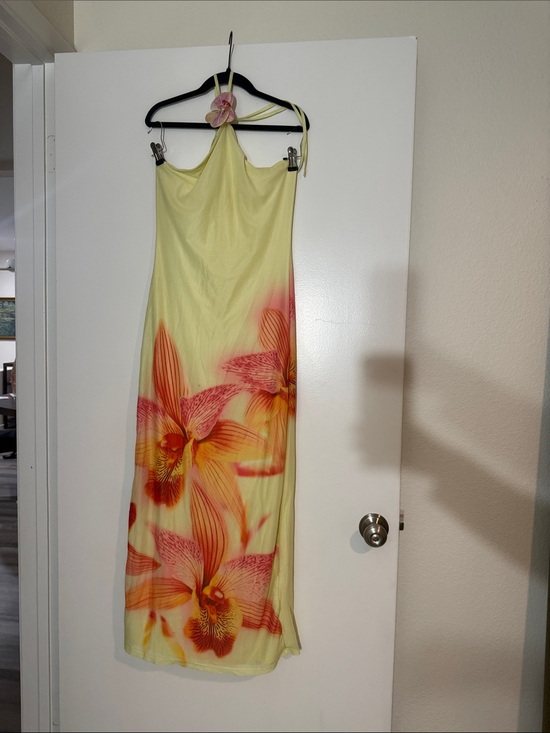 Dresses & Skirts - Women's Yellow Floral Halter Maxi Dress